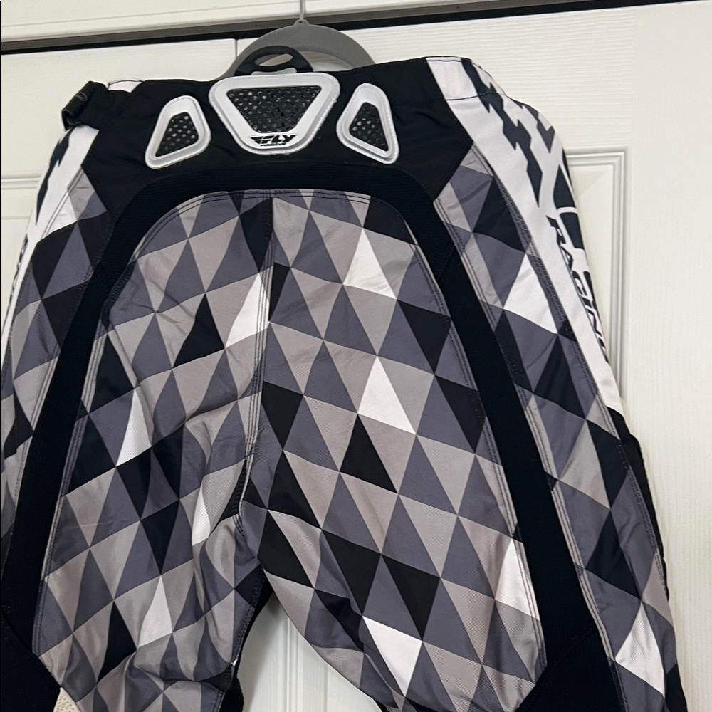 Fox Men's Triangular Patterned Black And White Pa… - image 8